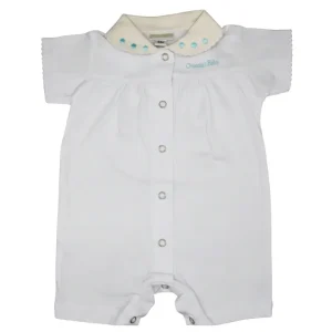 Pijama de verano Chocolat Baby en algodón 100% con botones frontales y delicado diseño en color blanco con detalles en celeste.