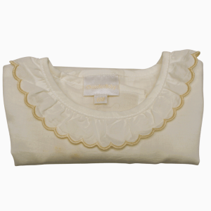 Camisa batista beige 100% algodón doblada