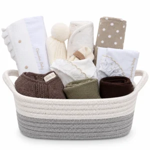 Cesta regalo unisex otoño 3-9 meses con ropa Chocolat Baby, juego de sábanas, muselina, gorrito de lana, jersey de cashmere y cesta reutilizable